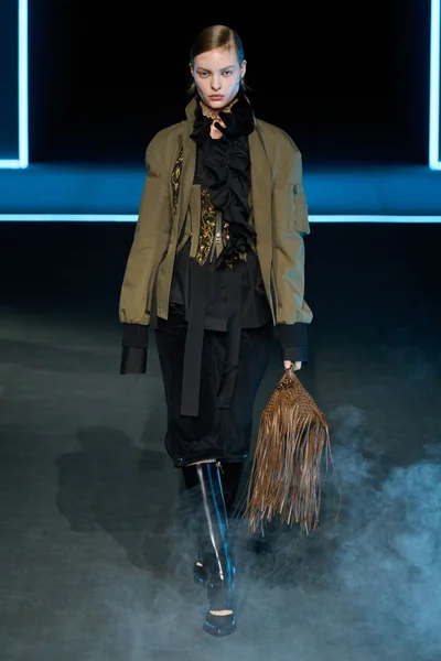 Look 62